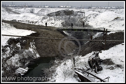 Pontoon-bridge next to Grozny