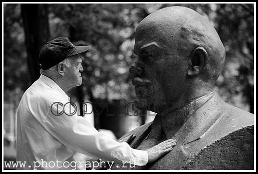 Artiom Anfinogenov, writer and former pilot